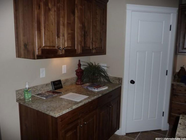 429 E 2170 N, North Logan, UT 84341 — photo 4