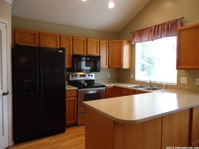 433 W 2425 N, Harrisville, UT 84414 — photo 10