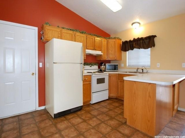 933 W 1870 N, Clinton, UT 84015 — photo 6