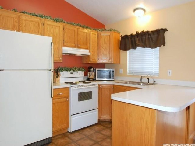 933 W 1870 N, Clinton, UT 84015 — photo 7