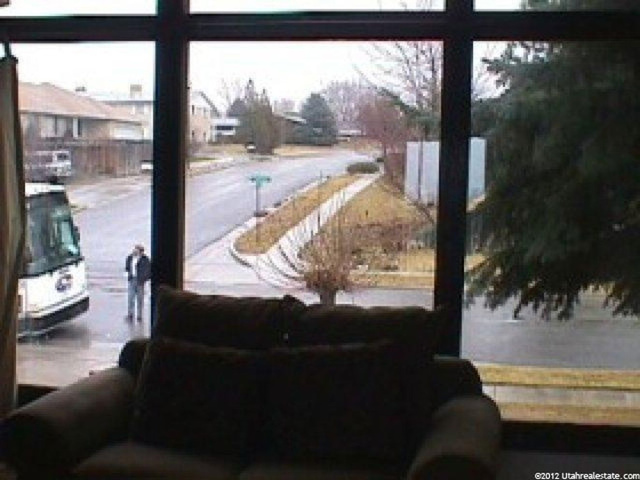 9182 Morningview Dr, Sandy, UT 84094 — photo 5