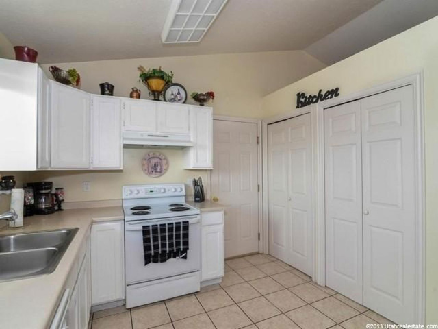 1999 N 1615 W, Clinton, UT 84015 — photo 10