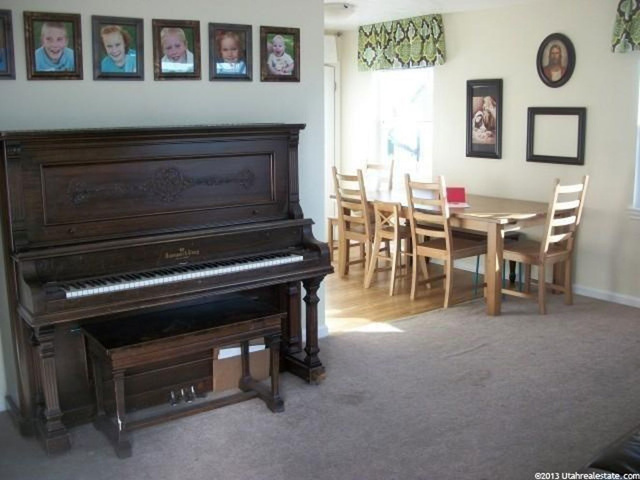 169 E Ross Dr, Clearfield, UT 84015 — photo 2
