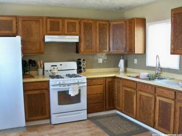 372 N Main, Aurora, UT 84620 — photo 7