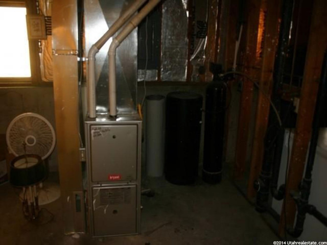 215 N 200 W, Levan, UT 84639 — photo 10