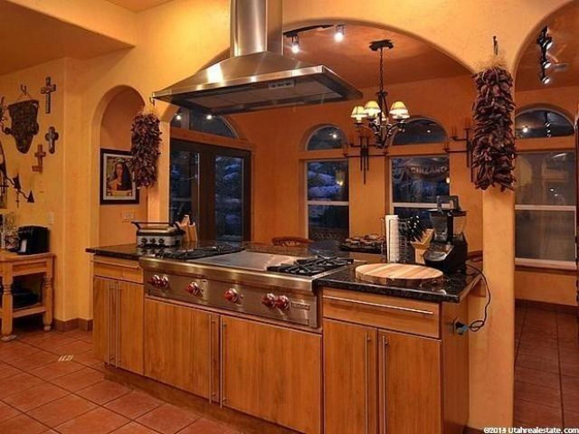 2371 S Maple Hills Dr E, Bountiful, UT 84010 — photo 11