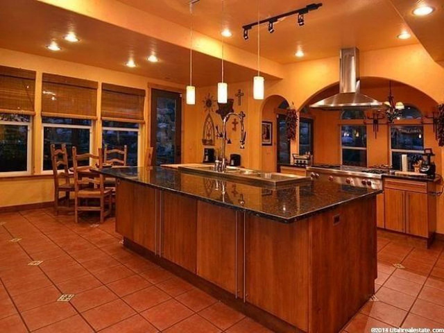 2371 S Maple Hills Dr E, Bountiful, UT 84010 — photo 10