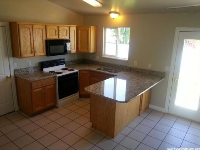 908 W 1420 N, Clinton, UT 84015 — photo 7