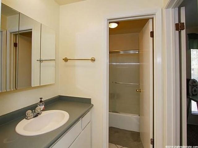 5504 S Willow Ln E, Murray, UT 84107 — photo 12