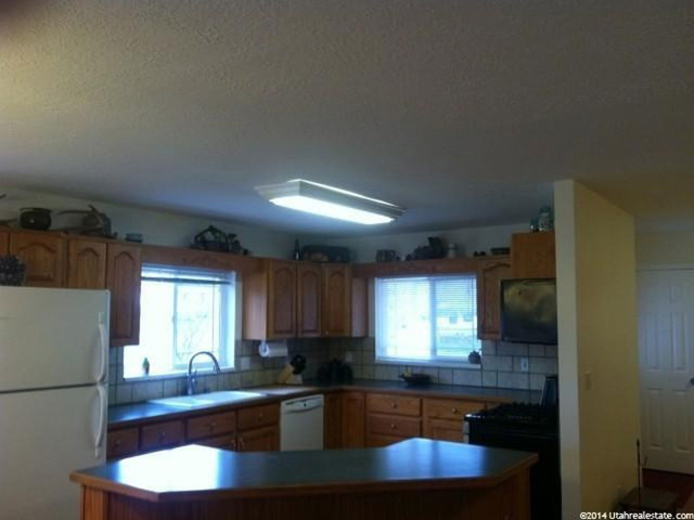 521 E Main, Mt Pleasant, UT 84647 — photo 2