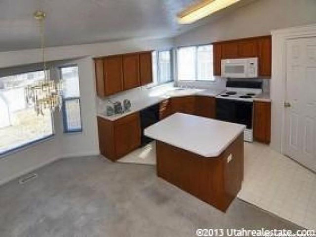 5834 S 3325 W, Roy, UT 84067 — photo 4