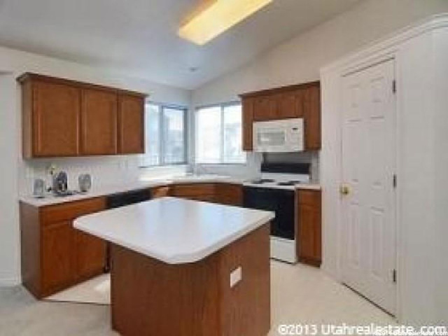 5834 S 3325 W, Roy, UT 84067 — photo 7
