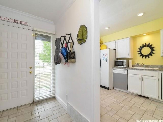 488 E 200 S ##B7, Clearfield, UT 84015 — photo 3