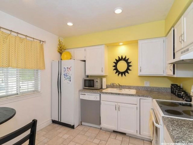 488 E 200 S ##B7, Clearfield, UT 84015 — photo 4