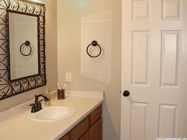 79 S 1070 E, Hyrum, UT 84319 — photo 12