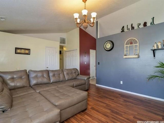 1999 N 1615 W, Clinton, UT 84015 — photo 7