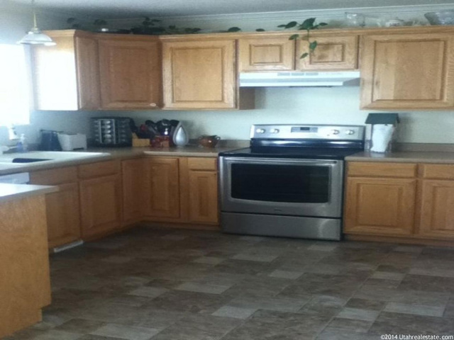 112 E 360 N, Providence, UT 84332 — photo 2