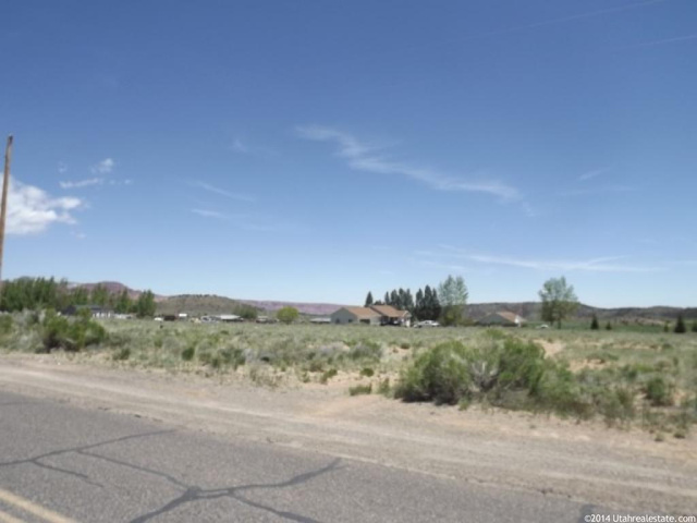 5 100 E #5, Teasdale, UT 84773 — photo 7
