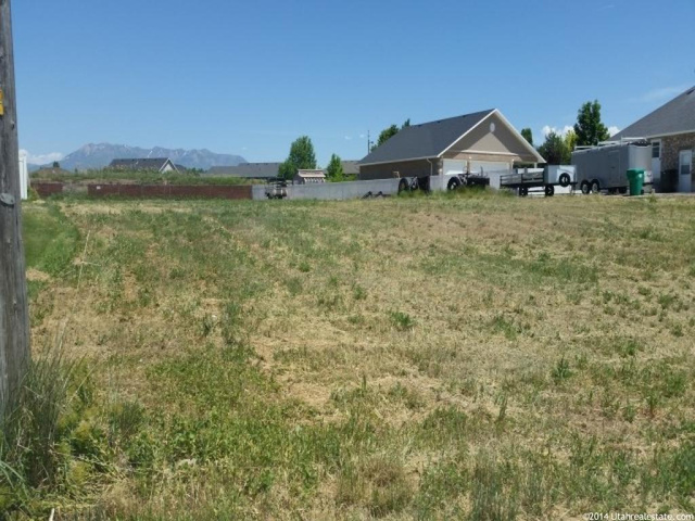 1900 S Bluff Rd, Syracuse, UT 84075 — photo 2