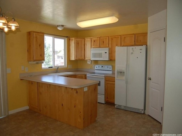 768 W 910 N, Clinton, UT 84015 — photo 4