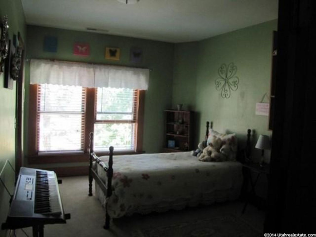 110 E 500 S, River Heights, UT 84321 — photo 9