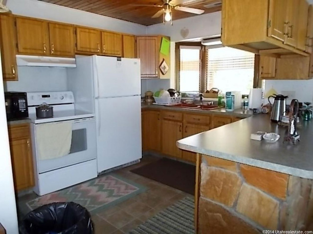 950 N Aurora Blvd E, Aurora, UT 84620 — photo 12