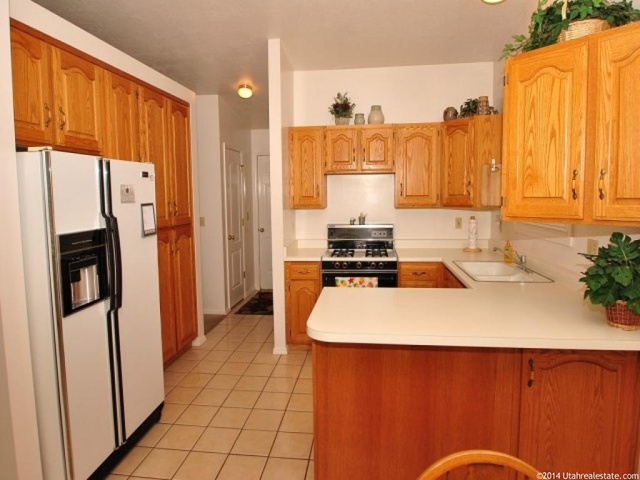 488 E Elise St, Sandy, UT 84070 — photo 9