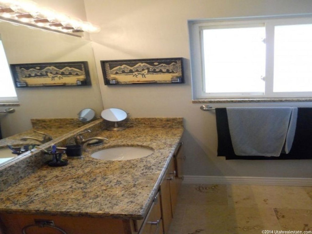 5463 S 2300 W, Roy, UT 84067 — photo 10