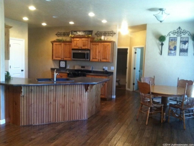 345 E 400 S, Mt Pleasant, UT 84647 — photo 3