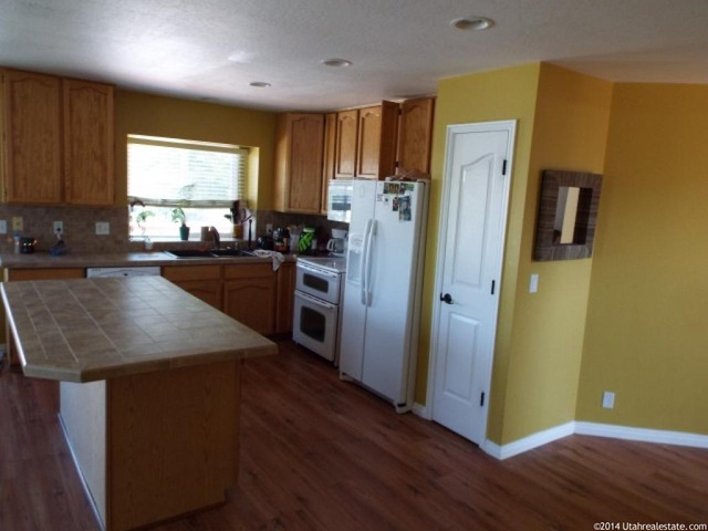 2387 E Rockview Dr, Sandy, UT 84092 — photo 7