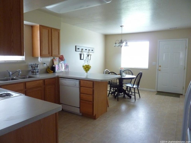 6137 S 1350 E, South Ogden, UT 84405 — photo 4