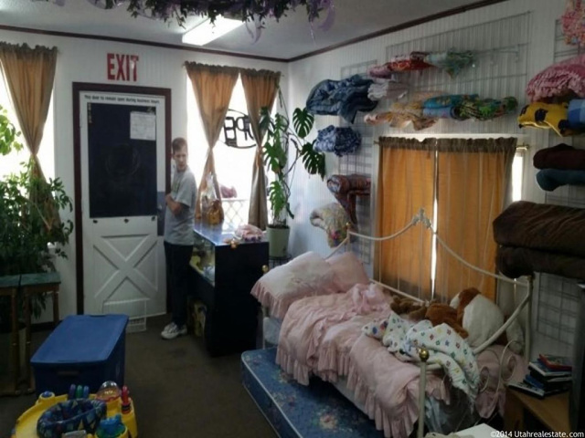 513 N 1000 W, Clearfield, UT 84015 — photo 8