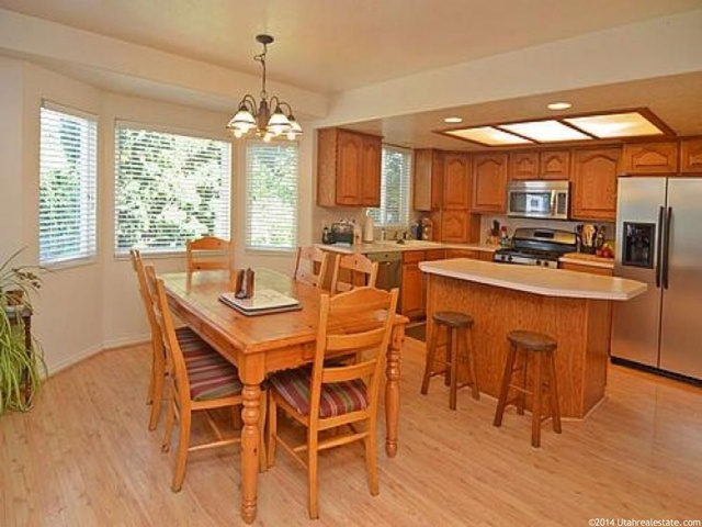 492 W 300 S, Layton, UT 84041 — photo 4