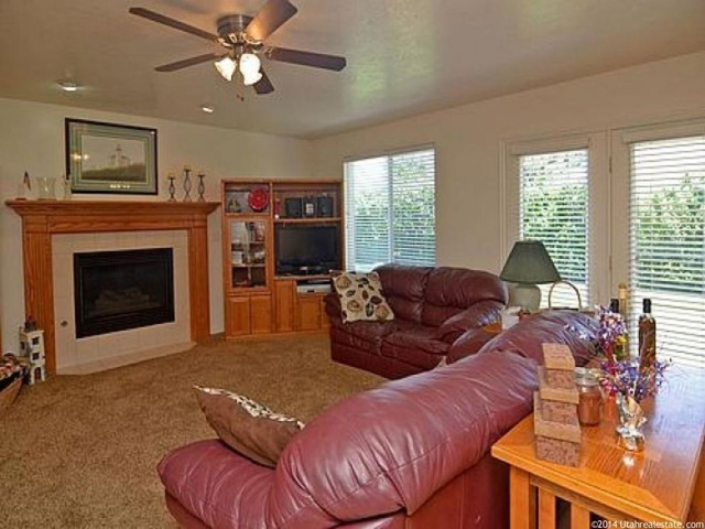 492 W 300 S, Layton, UT 84041 — photo 6