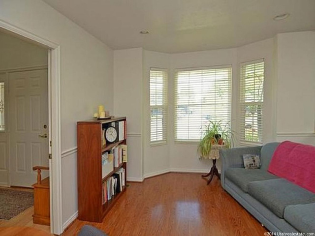 492 W 300 S, Layton, UT 84041 — photo 7