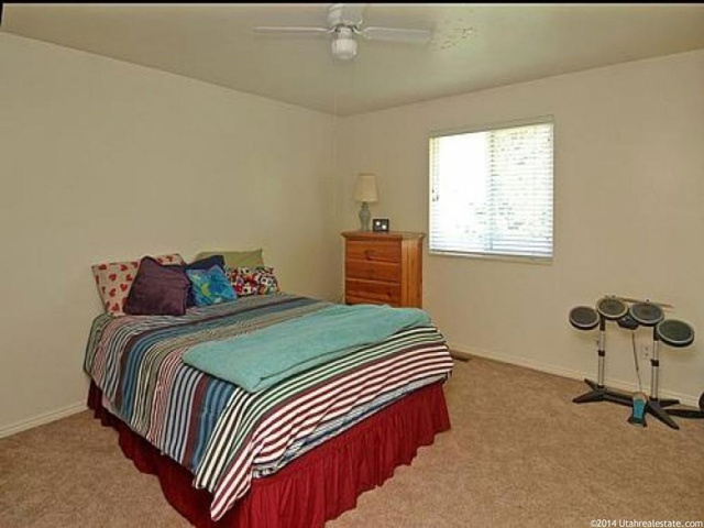 492 W 300 S, Layton, UT 84041 — photo 10