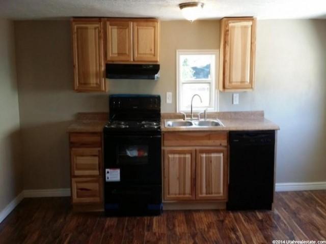 876 S 1000 E, Clearfield, UT 84015 — photo 5