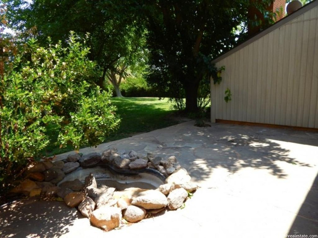 1027 W Bloomington Dr, Bloomington, UT 84790 — photo 3