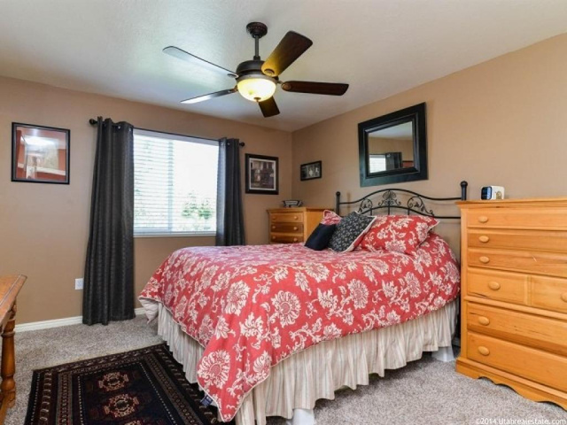 688 W 2050 N, Clinton, UT 84015 — photo 9