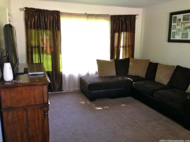85 N Center W, Hyrum, UT 84319 — photo 4