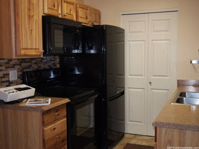 618 E Cobblestone Ln, Midvale, UT 84047 — photo 12