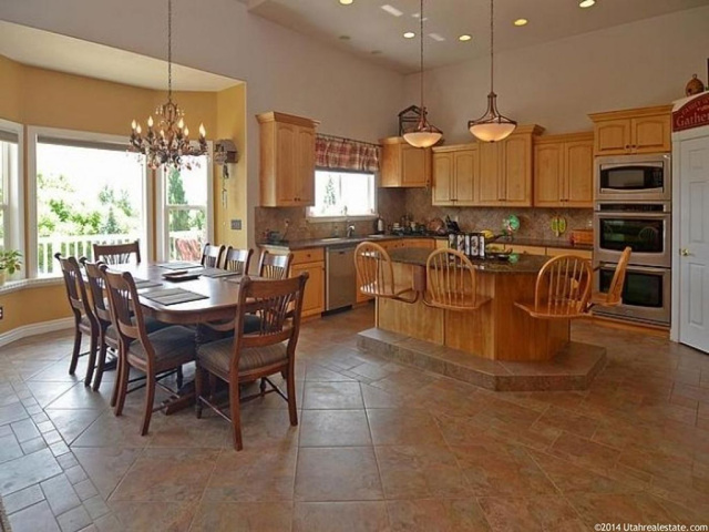 131 W 4100 N, Pleasant View, UT 84414 — photo 8