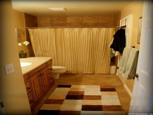 444 W 75 N, Clearfield, UT 84015 — photo 9