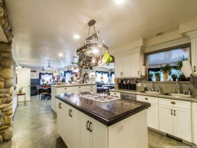 335 E 830 S, Farmington, UT 84025 — photo 4