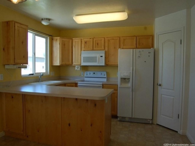 768 W 910 N, Clinton, UT 84015 — photo 4