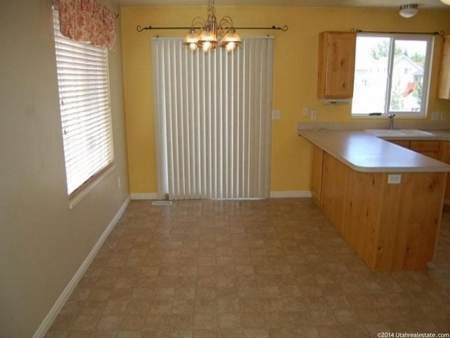 768 W 910 N, Clinton, UT 84015 — photo 6