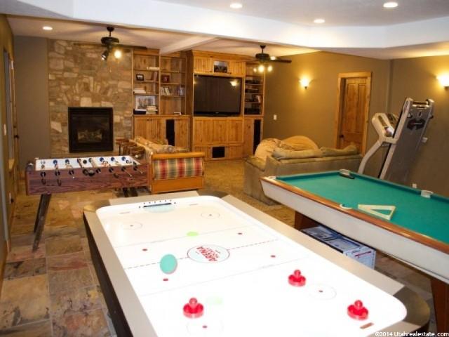 587 S Cedar Cir, Bountiful, UT 84010 — photo 11