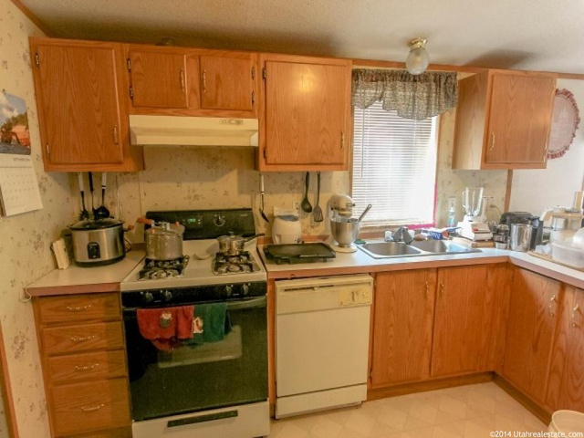 354 E 700 N, Vernal, UT 84078 — photo 12