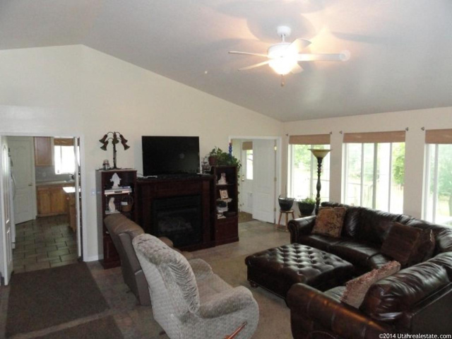 1417 W 1360 N, Clinton, UT 84015 — photo 4