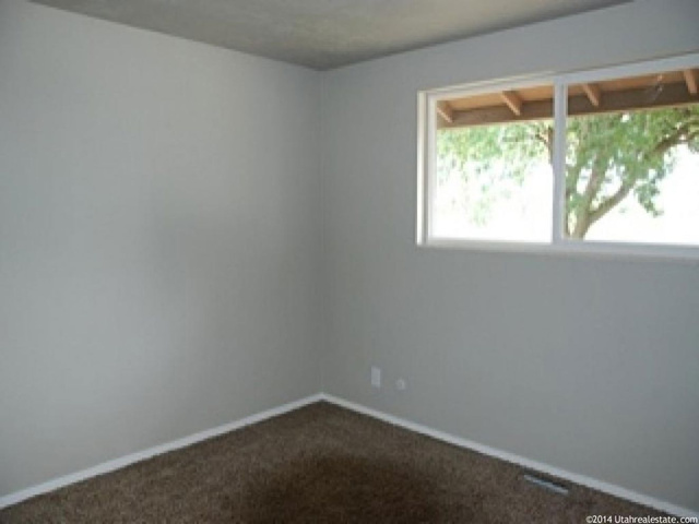 486 E Lockwood Dr, Ogden, UT 84404 — photo 9